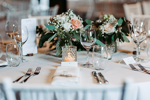 Tischlein ich deck dich